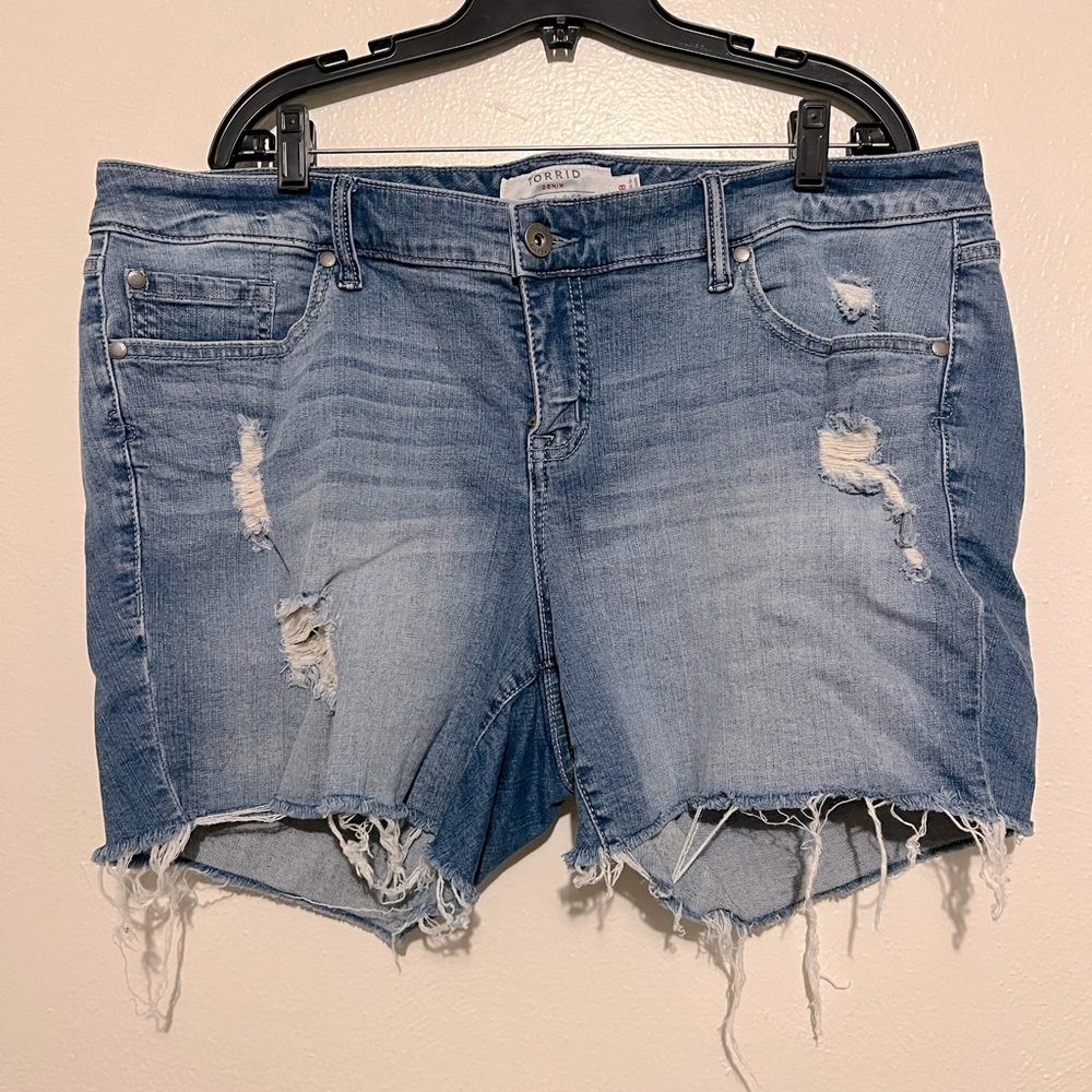 Torrid jean shorts size 18